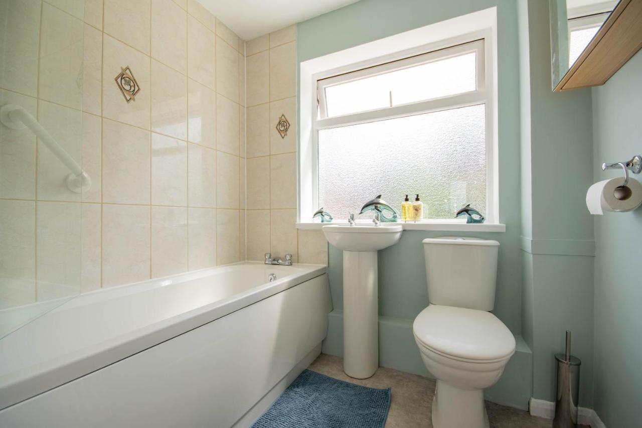 3-Bedroom House With Garden, Conservatory, In Centre Of Worcester Exterior foto