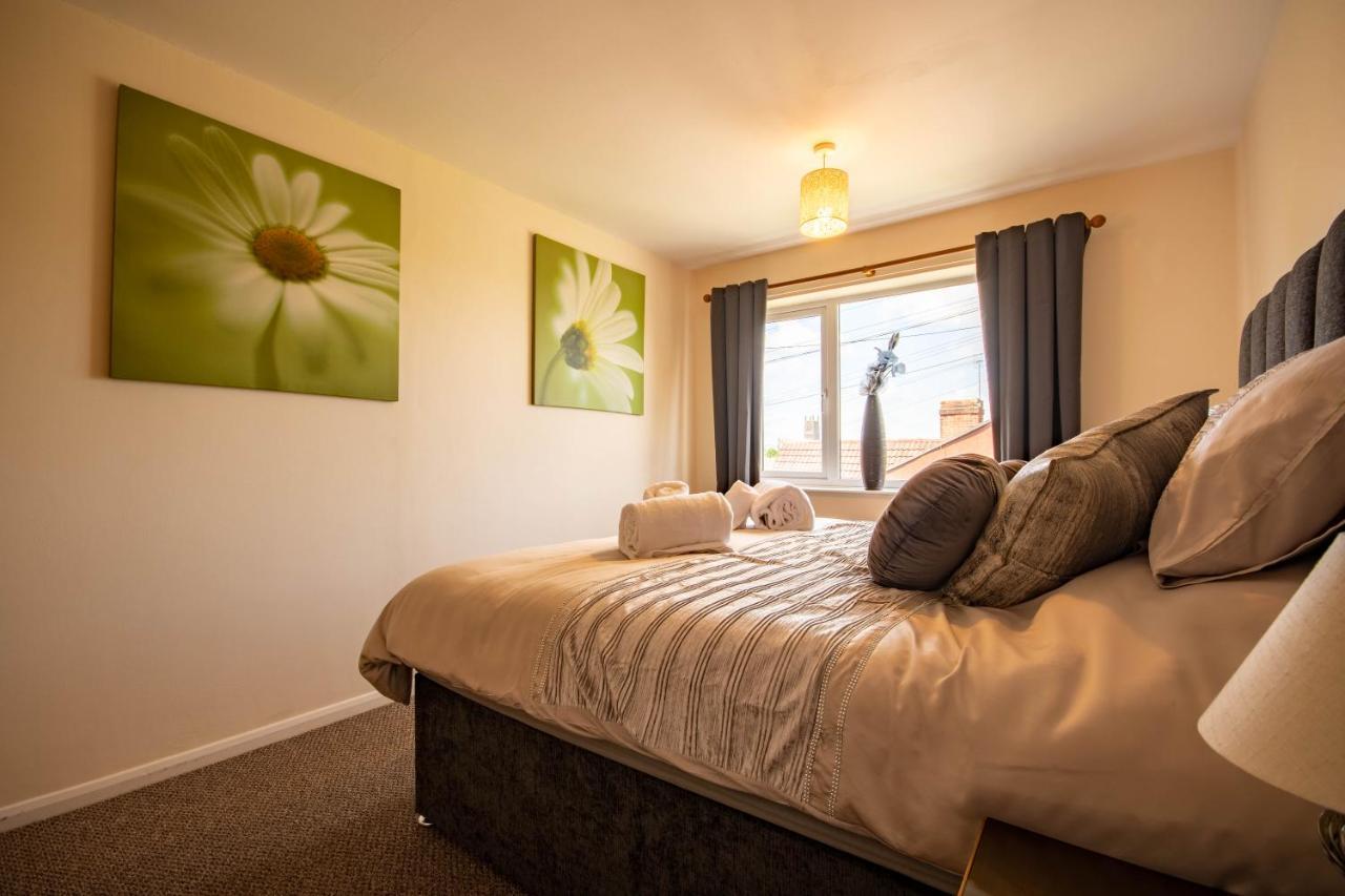 3-Bedroom House With Garden, Conservatory, In Centre Of Worcester Exterior foto